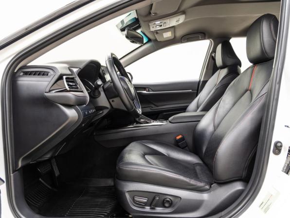 Toyota Camry VIII (XV70) Рестайлинг с пробегом 2021 года, цена 2 998 000 рублей, 72821 км, седан, Автокод Объявления