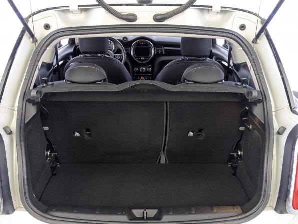 Mini Hatch III (F55/F56) Рестайлинг с пробегом 2018 года, цена 1 800 000 рублей, 73661 км, хэтчбек, Автокод Объявления
