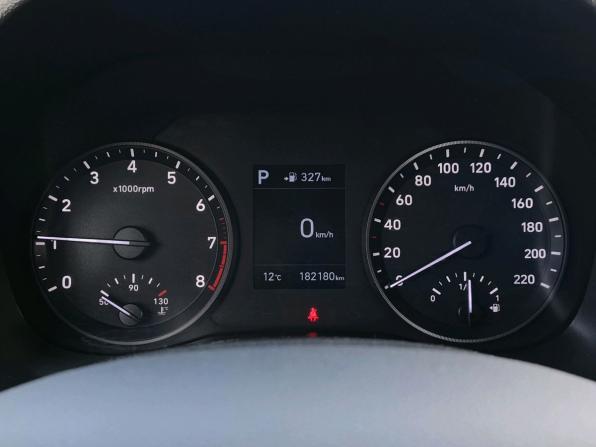 Hyundai Solaris II с пробегом 2019 года, цена 1 230 000 рублей, 182180 км, седан, Автокод Объявления