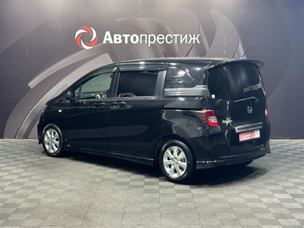 Honda Freed I с пробегом 2011 года, цена 1 120 000 рублей, 220731 км, компактвэн, Автокод Объявления