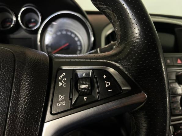 Opel Astra J Рестайлинг с пробегом 2011 года, цена 765 000 рублей, 242007 км, хэтчбек, Автокод Объявления