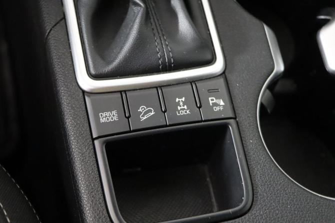 Kia Sportage IV Рестайлинг с пробегом 2019 года, цена 2 369 990 рублей, 46600 км, внедорожник, Автокод Объявления