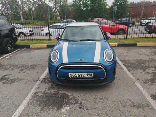 Mini Hatch III (F55/F56) Рестайлинг 2 с пробегом 2021 года, цена 2 354 000 рублей, 57265 км, хэтчбек, Автокод Объявления