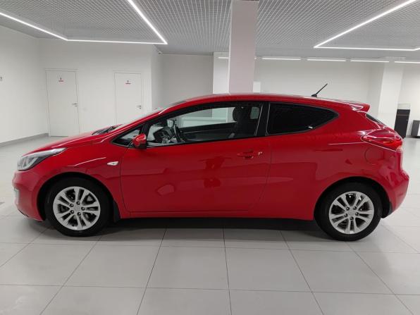 Kia Ceed II с пробегом 2015 года, цена 1 092 000 рублей, 163310 км, хэтчбек, Автокод Объявления