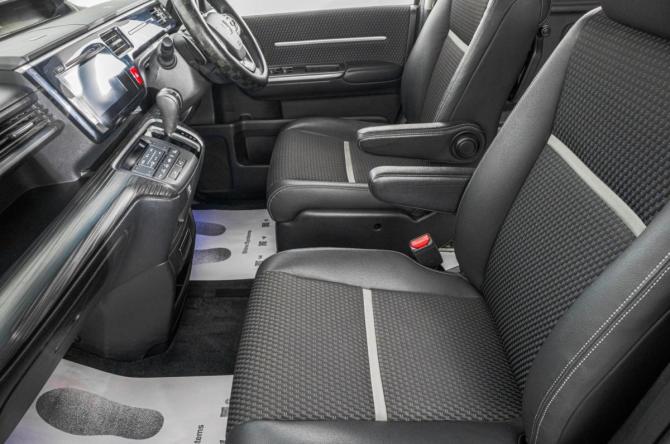 Honda Stepwgn V с пробегом 2015 года, цена 2 099 000 рублей, 94000 км, минивэн, Автокод Объявления