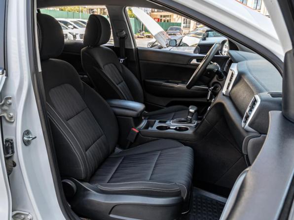 Kia Sportage IV Рестайлинг с пробегом 2018 года, цена 2 185 000 рублей, 77424 км, внедорожник, Автокод Объявления