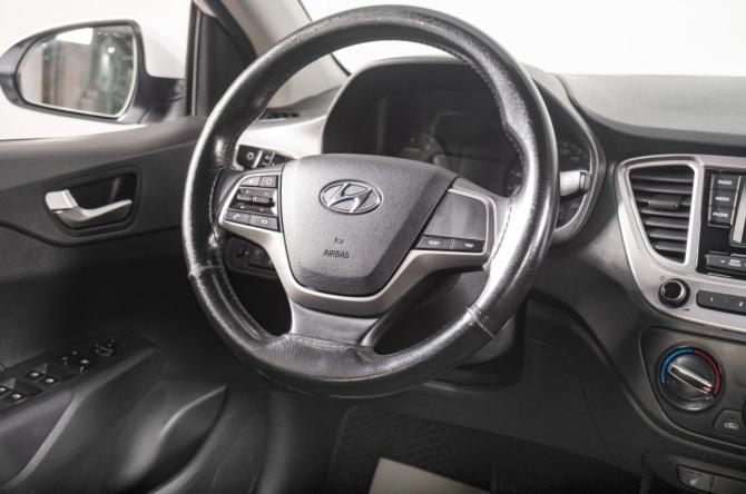 Hyundai Solaris II Рестайлинг с пробегом 2021 года, цена 1 599 000 рублей, 73000 км, седан, Автокод Объявления