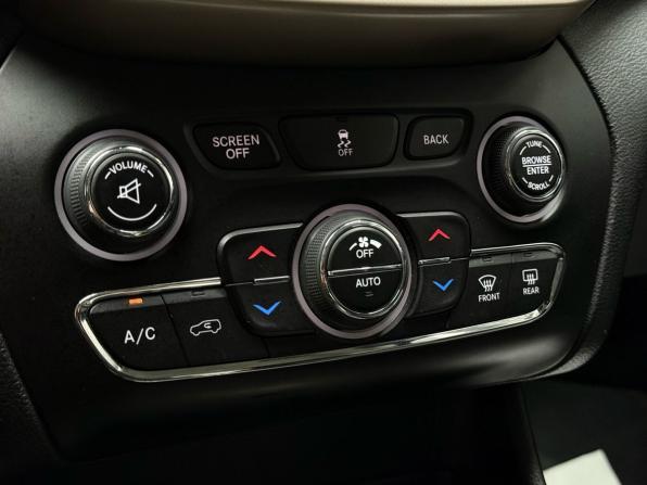 Jeep Cherokee V (KL) с пробегом 2014 года, цена 1 699 000 рублей, 117755 км, внедорожник, Автокод Объявления