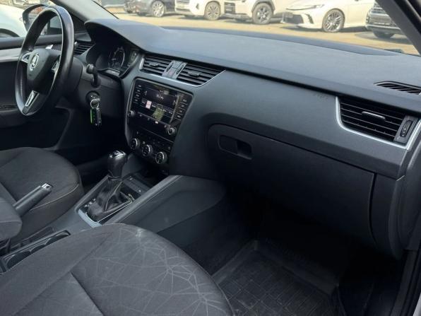 Skoda Octavia III (A7) Рестайлинг с пробегом 2019 года, цена 1 399 000 рублей, 189270 км, лифтбек, Автокод Объявления