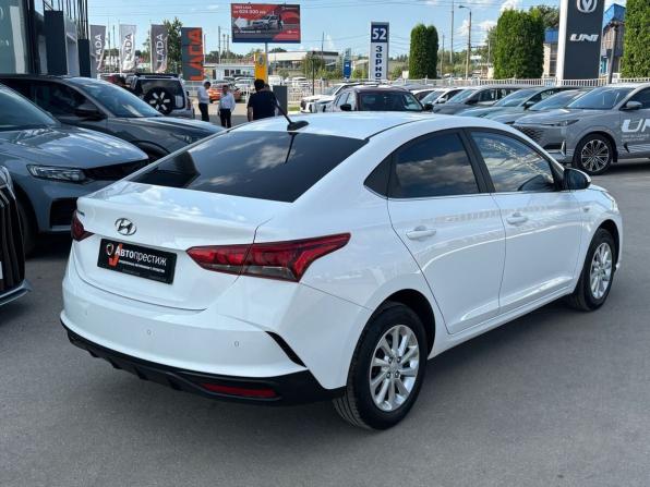 Hyundai Solaris II Рестайлинг с пробегом 2021 года, цена 1 690 000 рублей, 62520 км, седан, Автокод Объявления