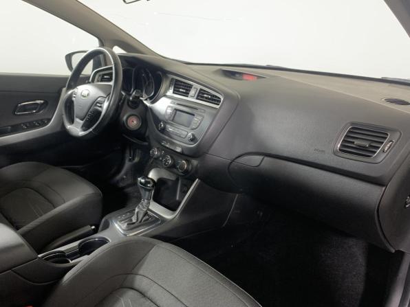 Kia Ceed II Рестайлинг с пробегом 2017 года, цена 1 430 000 рублей, 98838 км, универсал, Автокод Объявления