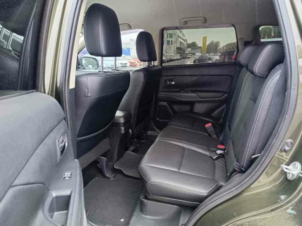 Mitsubishi Outlander III Рестайлинг 2 с пробегом 2016 года, цена 1 724 995 рублей, 235333 км, внедорожник, Автокод Объявления