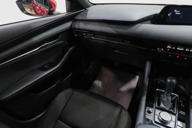Mazda 3 IV (BP) с пробегом 2021 года, цена 1 869 000 рублей, 28000 км, хэтчбек, Автокод Объявления