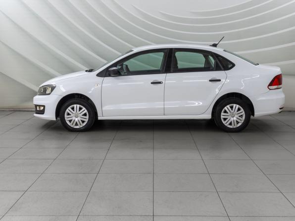 Volkswagen Polo V Рестайлинг с пробегом 2018 года, цена 758 000 рублей, 92343 км, седан, Автокод Объявления
