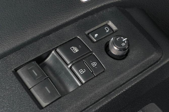 Toyota HiAce H300 с пробегом 2021 года, цена 5 149 000 рублей, 151000 км, минивэн, Автокод Объявления