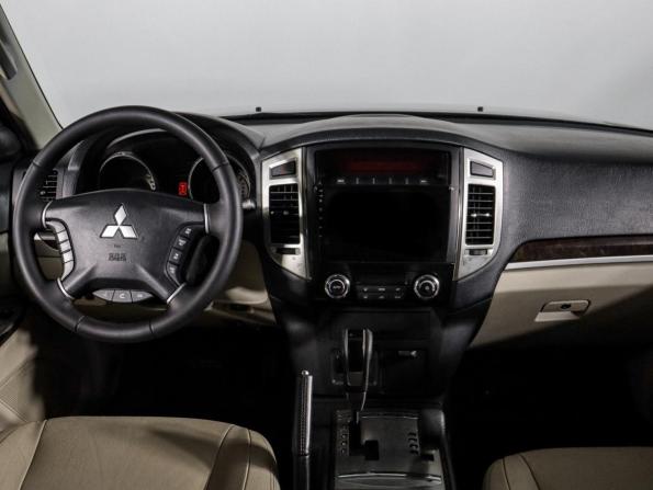 Mitsubishi Pajero IV Рестайлинг 2 с пробегом 2017 года, цена 2 599 000 рублей, 136657 км, внедорожник, Автокод Объявления