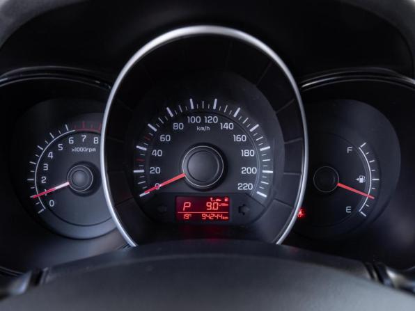 Kia Rio III Рестайлинг с пробегом 2015 года, цена 1 180 000 рублей, 94244 км, хэтчбек, Автокод Объявления