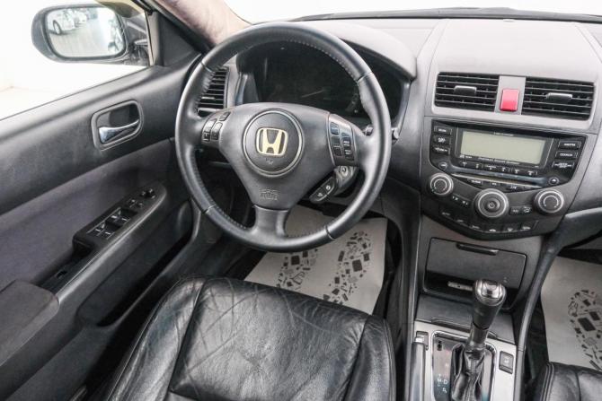 Honda Accord VII Рестайлинг с пробегом 2006 года, цена 949 000 рублей, 293767 км, седан, Автокод Объявления