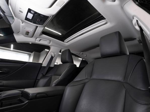 Lexus ES VII с пробегом 2021 года, цена 4 200 000 рублей, 59939 км, седан, Автокод Объявления