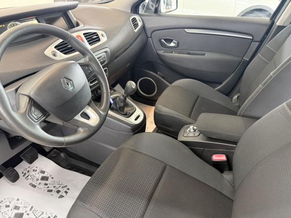 Renault Scenic III с пробегом 2010 года, цена 690 000 рублей, 215956 км, компактвэн, Автокод Объявления