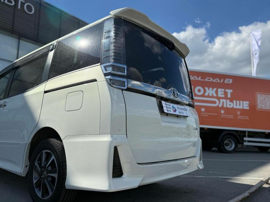 Toyota Noah III (R80) Рестайлинг Омск  - изображение 42