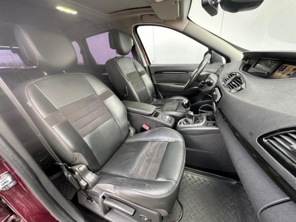 Renault Scenic III Рестайлинг 2 с пробегом 2013 года, цена 1 490 000 рублей, 177000 км, минивэн, Автокод Объявления