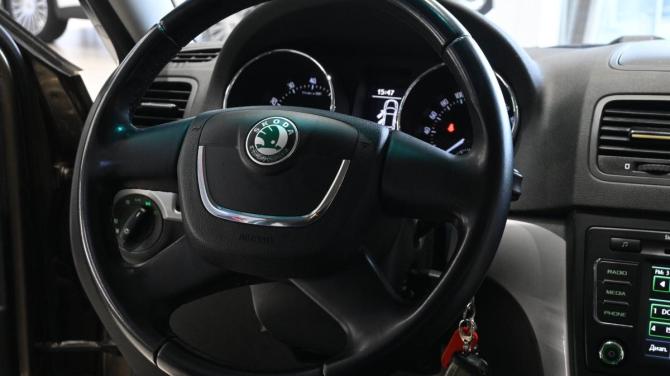 Skoda Yeti I с пробегом 2012 года, цена 795 000 рублей, 130000 км, внедорожник, Автокод Объявления