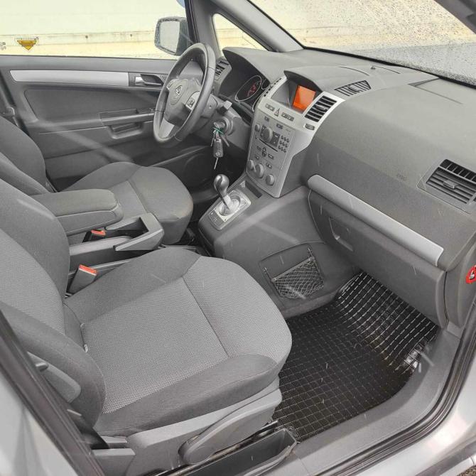 Opel Zafira B Рестайлинг Санкт-Петербург  - изображение 9