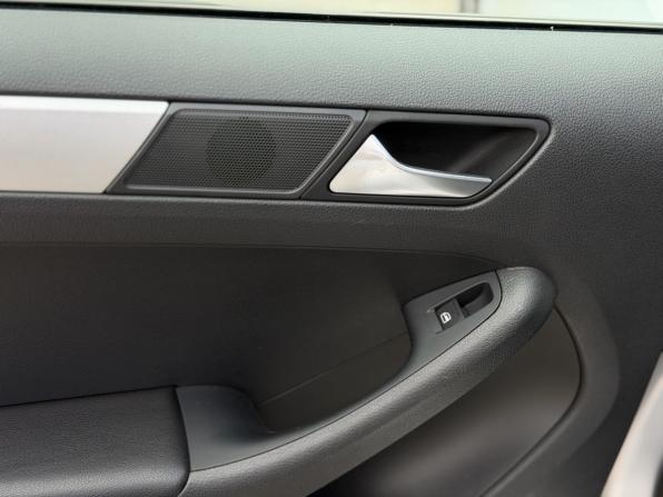Volkswagen Jetta VI с пробегом 2012 года, цена 1 150 000 рублей, 91605 км, седан, Автокод Объявления
