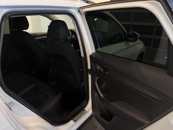 Skoda Karoq I с пробегом 2021 года, цена 2 350 000 рублей, 105186 км, внедорожник, Автокод Объявления
