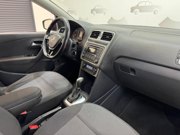 Volkswagen Polo V Рестайлинг с пробегом 2016 года, цена 1 090 000 рублей, 88892 км, седан, Автокод Объявления