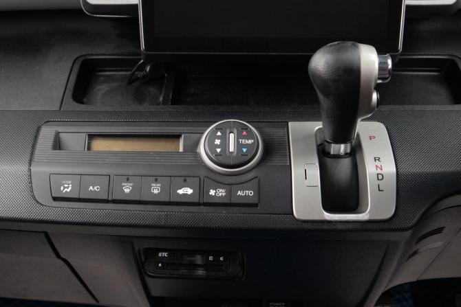 Honda Freed I с пробегом 2013 года, цена 1 229 000 рублей, 176000 км, компактвэн, Автокод Объявления