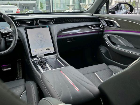 Hongqi H6 с пробегом 2025 года, цена 4 099 000 рублей, 2332 км, лифтбек, Автокод Объявления
