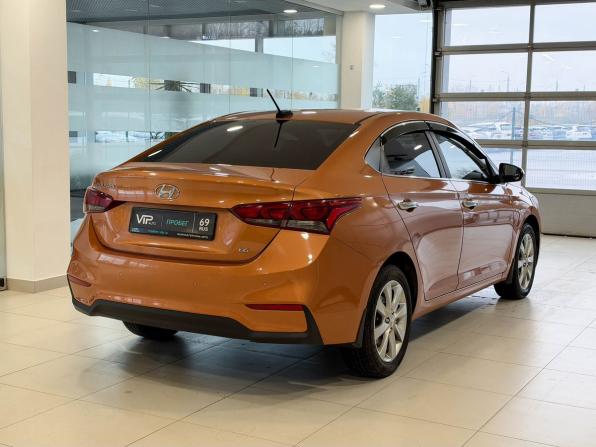 Hyundai Solaris II с пробегом 2017 года, цена 1 327 000 рублей, 159454 км, седан, Автокод Объявления
