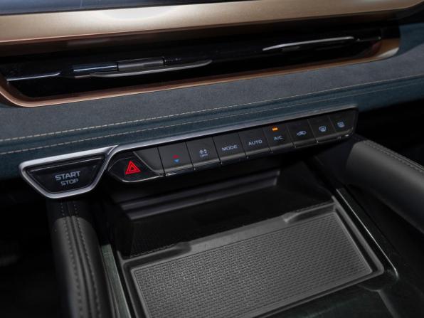 Geely Monjaro I с пробегом 2023 года, цена 3 480 000 рублей, 22498 км, внедорожник, Автокод Объявления