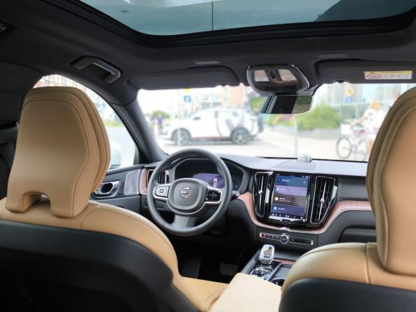 Volvo XC60 II Рестайлинг с пробегом 2024 года, цена 6 630 000 рублей, 30990 км, внедорожник, Автокод Объявления