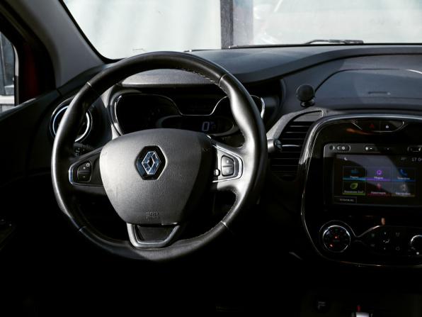 Renault Kaptur I с пробегом 2018 года, цена 1 142 000 рублей, 158676 км, внедорожник, Автокод Объявления