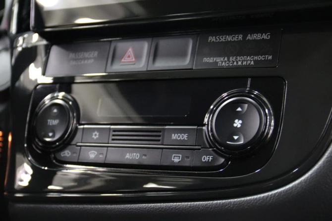 Mitsubishi Outlander III Рестайлинг 2 с пробегом 2016 года, цена 1 935 350 рублей, 118818 км, внедорожник, Автокод Объявления