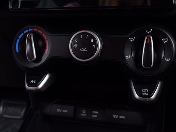 Kia Rio IV с пробегом 2018 года, цена 1 564 995 рублей, 46323 км, хэтчбек, Автокод Объявления