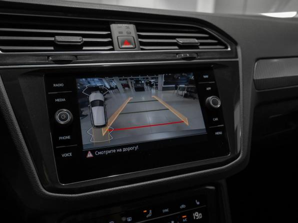 Volkswagen Tiguan II Рестайлинг с пробегом 2021 года, цена 2 275 000 рублей, 171790 км, внедорожник, Автокод Объявления