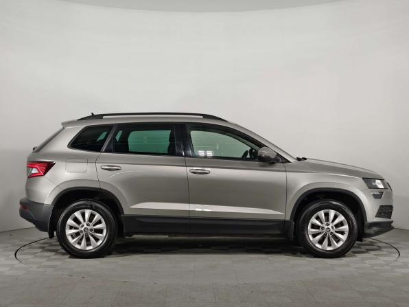Skoda Karoq I с пробегом 2020 года, цена 1 945 000 рублей, 140505 км, внедорожник, Автокод Объявления