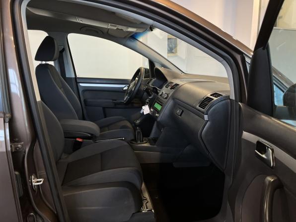 Volkswagen Touran I Рестайлинг 2 с пробегом 2012 года, цена 786 000 рублей, 232326 км, компактвэн, Автокод Объявления