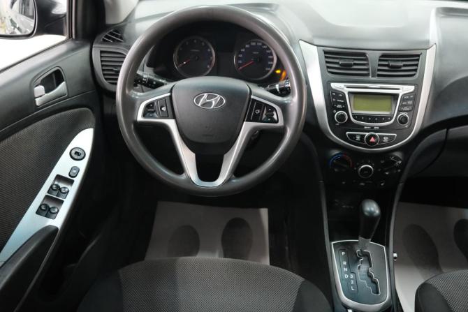 Hyundai Solaris I с пробегом 2013 года, цена 849 000 рублей, 260000 км, седан, Автокод Объявления