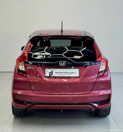 Honda Fit III Рестайлинг с пробегом 2018 года, цена 1 019 000 рублей, 60696 км, хэтчбек, Автокод Объявления