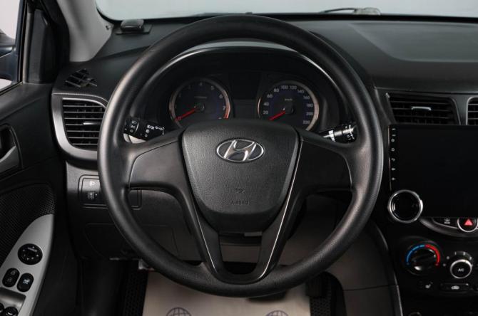 Hyundai Solaris I с пробегом 2013 года, цена 899 000 рублей, 250000 км, седан, Автокод Объявления