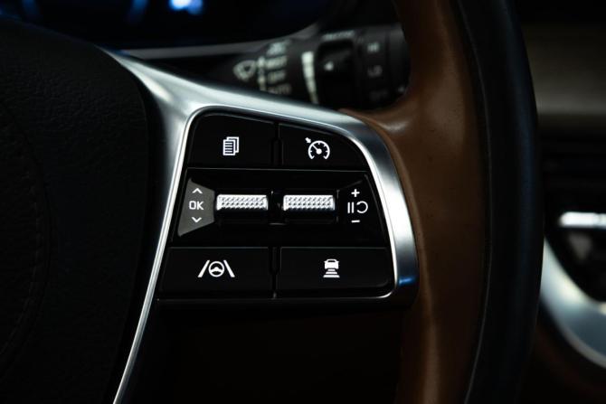 Kia Mohave I Рестайлинг 2 с пробегом 2022 года, цена 5 099 000 рублей, 73920 км, внедорожник, Автокод Объявления