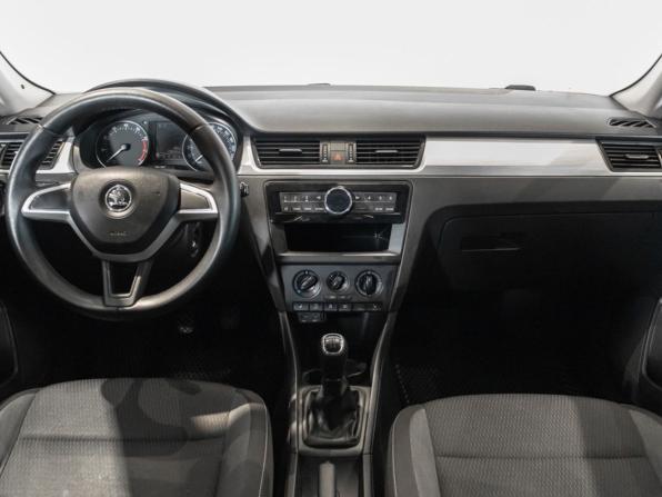Skoda Rapid I с пробегом 2016 года, цена 1 050 000 рублей, 179000 км, лифтбек, Автокод Объявления