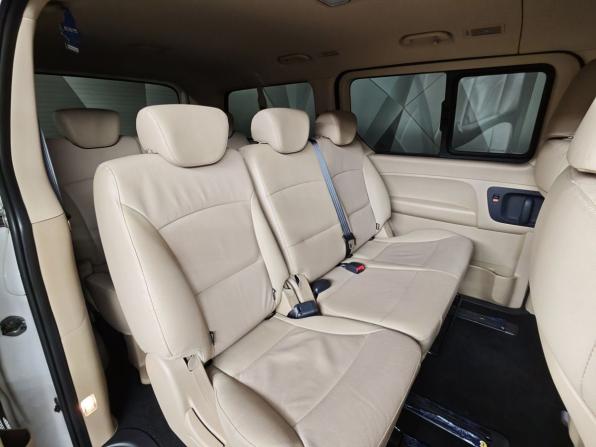Hyundai H-1 II Рестайлинг 2 с пробегом 2018 года, цена 3 830 000 рублей, 30166 км, минивэн, Автокод Объявления
