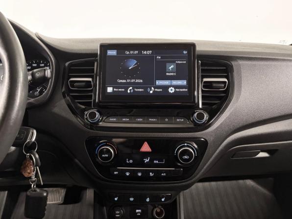 Hyundai Solaris II Рестайлинг с пробегом 2021 года, цена 1 630 000 рублей, 90508 км, седан, Автокод Объявления