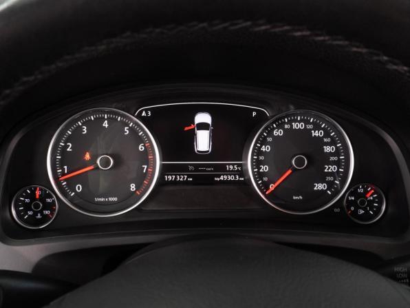 Volkswagen Touareg II с пробегом 2013 года, цена 2 099 000 рублей, 197327 км, внедорожник, Автокод Объявления